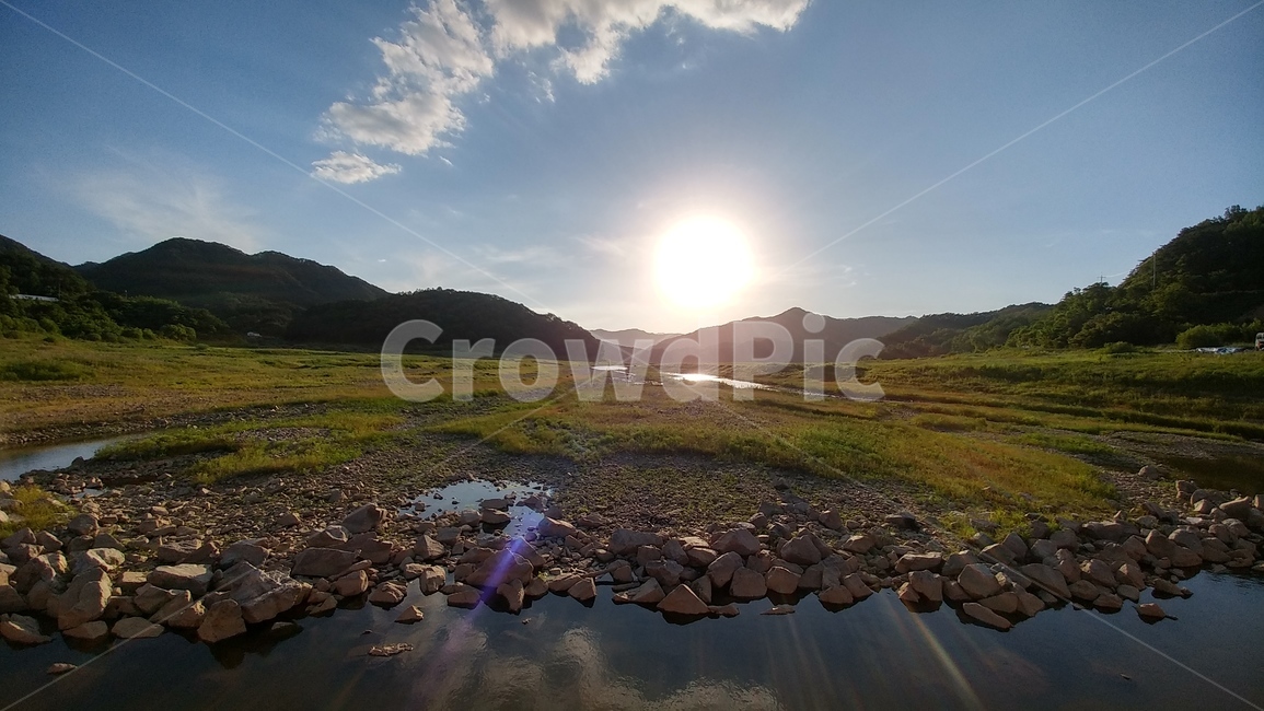 산,하늘,일몰,구름,벌판,물,자연,풍경,nature,landscape,light,빛,flare,플레어