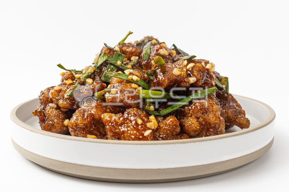 깐풍기,닭고기,튀김,마늘,생강,고추기름,두반장,양념,소스,야채,채소,중화요리,한국음식,한국문화,음식,식사,식품,식료품,재료,식재료,음식재료,클로즈업,매콤한,짭짤한