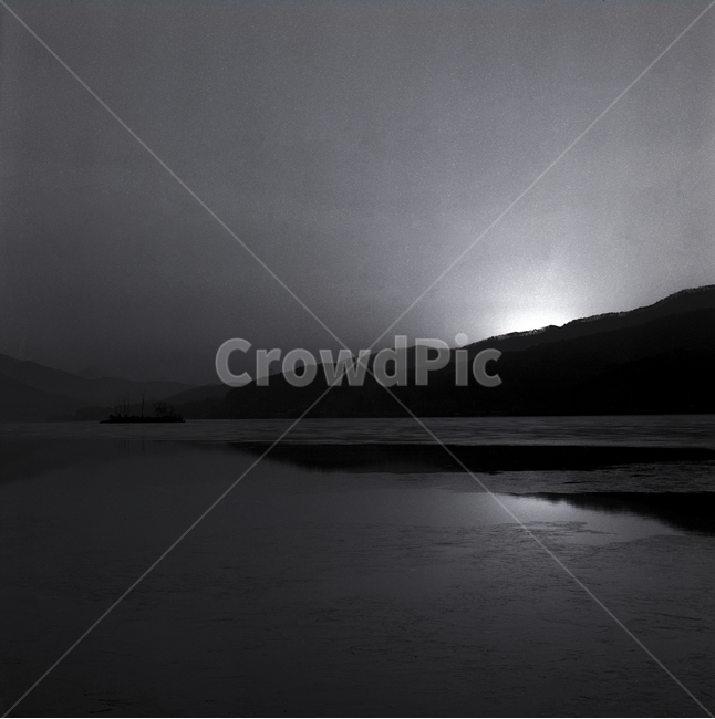 강,얼음,겨울,흑백,일출,양수리,두물머리,시작,섬,흑백,모노톤,monochrome,black and white