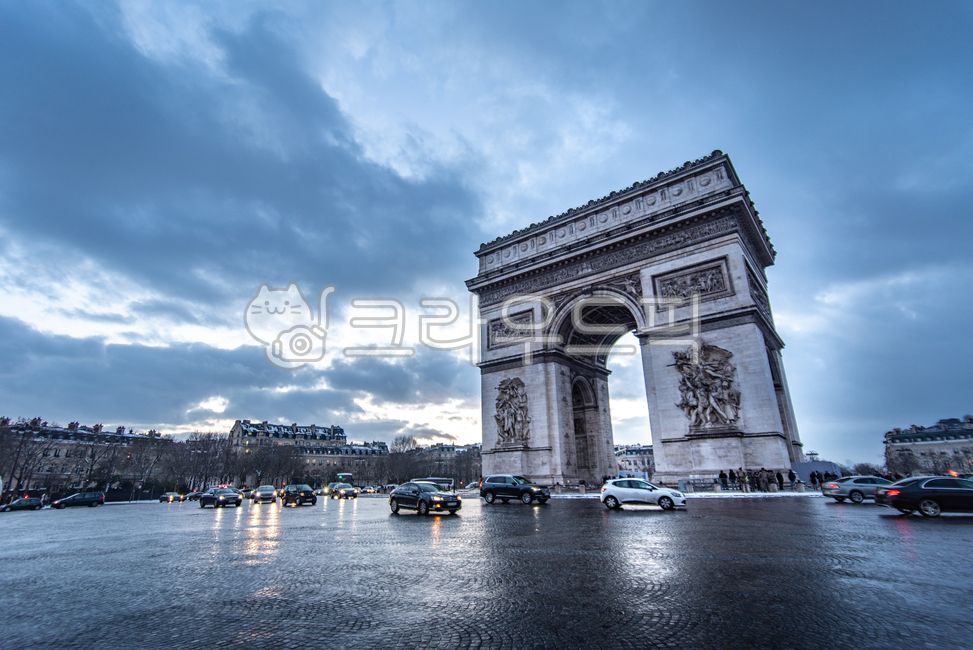 city,Overseas,construct,foreign country,building,foreign,oversea,paris,sight,france,land mark,landmark,europe,architecture,traffic,sky,town,Arc de Triomphe,arcdetriomphe,landscape
