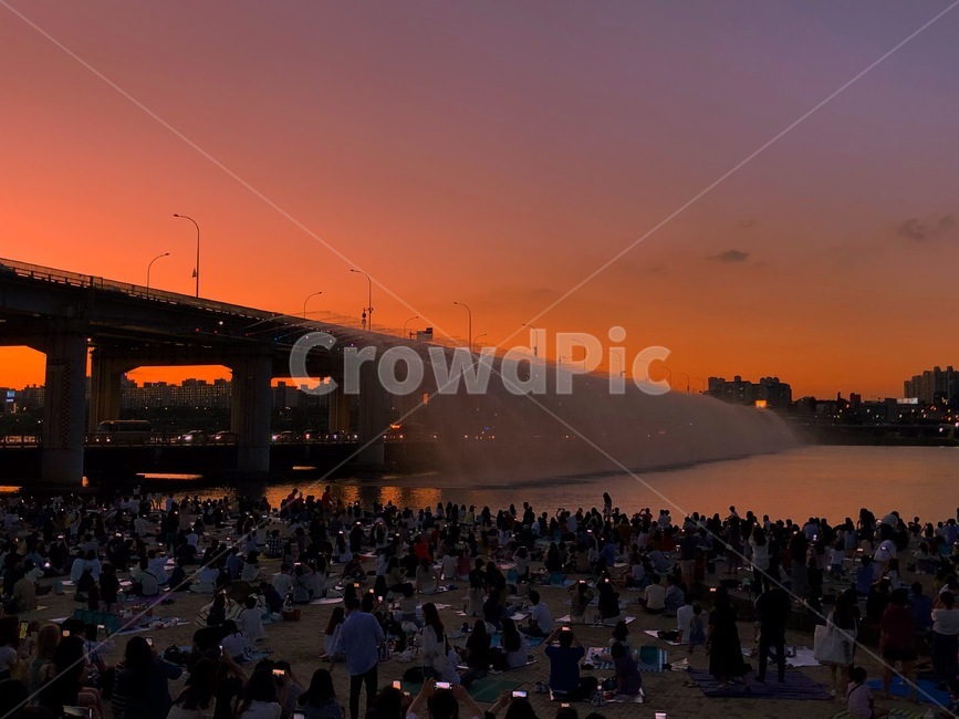 한강,반포대교,야경,서울야경,풍경,한강야경,분수대,한강분수,반포대교분수,노을,노을풍경,배경화면,보라빛하늘,한강노을,감성적인,분위기있는,어두운,황혼,sunset,한강배경화면,서울풍경,hanriver,banpo