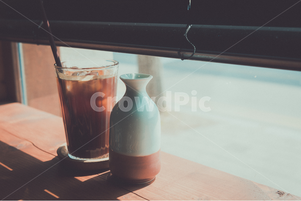 커피,카페,아메리카노,아이스아메리카노,coffee,cafe,americano,drink,iceddrink,음료,icedcoffee,창가,windowside,커피,카페,coffee,cafe,감성,sensible,feeling