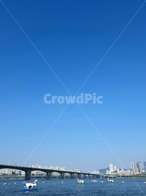 한강,하늘,자연,오리배,풍경