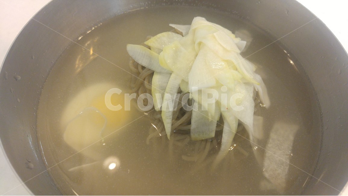 물냉면,평양냉면,이북식냉면,국수,메밀,메밀냉면,무,계란,육수,음식,식재료,요리,food,cook,meal,dishes,food reserves,면류,면요리,noodles