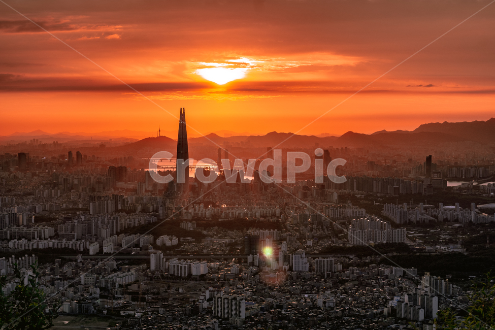 서울,구름,석양,롯데월드타워,seoul,노을,도시,태양,city,하늘,sky,야경,일몰,밤,해질녘,도시풍경,도시,풍경,city,landscape,한국도시풍경,한국도시경관,korea cityscape,경치,nature,자연,outdoors,옥외,scenery