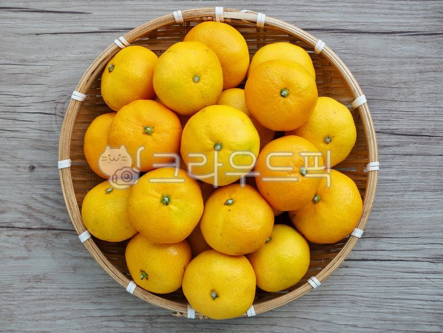 mandarin,citrus fruits,tangerine,jejutangerine,Jeju Island Specialties,fruit,yellow,jeju island,jejuisland,food,tangerines,citrusfruit,jejuislandspecialties,background,plant,Jeju tangerines