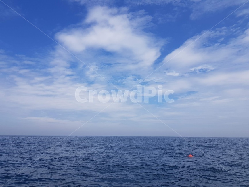 푸른하늘,하늘,sky,horizon,수평선,바닷가,부표,바다