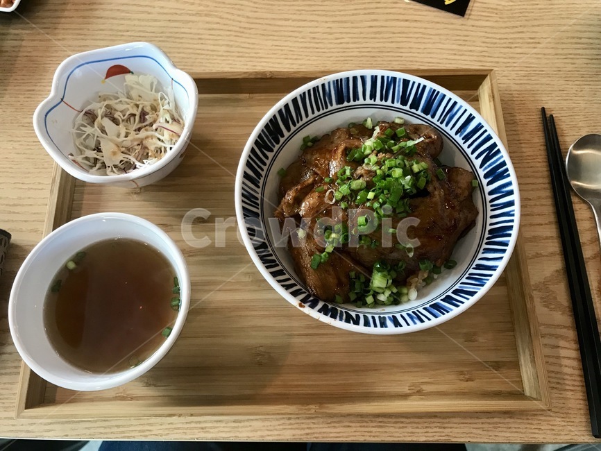 일식,부타동,한끼,식사,점심,음식,식재료,요리,food,cook,meal,dishes,food reserves,일식,일본음식,일본요리,Japanese food,Japanese dishes,Japanese meal,Japanese cook