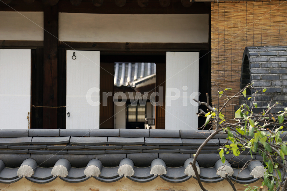 한옥,문,기와,전통,담,koreanstylehouse,door,roottile,tradition,wall,한국전통,한국문화,korean traditional,korean culture,건축물,건물외관,exterior,building,structure,architecture,construction