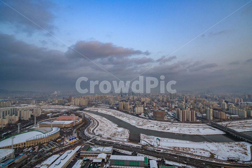 도시,하늘,겨울,서울,눈,도심,구름,도시풍경,건물,겨울,계절,winter,season,도시,풍경,city,landscape,한국도시풍경,한국도시경관,korea cityscape,nature,자연,outdoors,옥외,경치,scenery,aerial view,조감도,road,도로