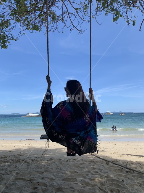 비치,그네,사람,동남아,바다,사람,인물,인간,human,person,여성,여자,woman,female,lady,여행,휴가,traveling,vacation,trip