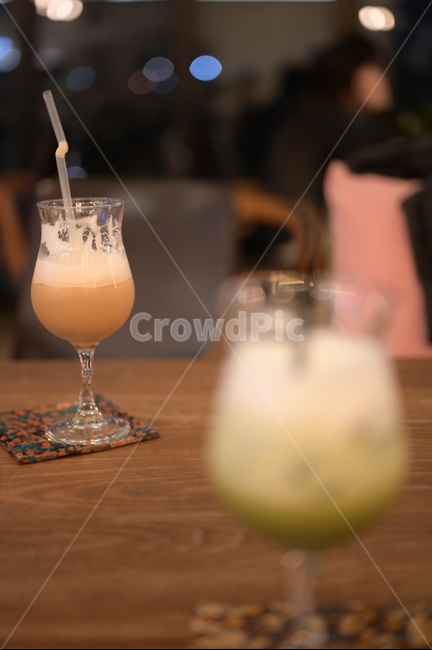 카페,음료,유리잔,커피,데이트,아웃포커스,cafe,coffee,glass,음료수,drink,beverage,커피,카페,coffee,cafe