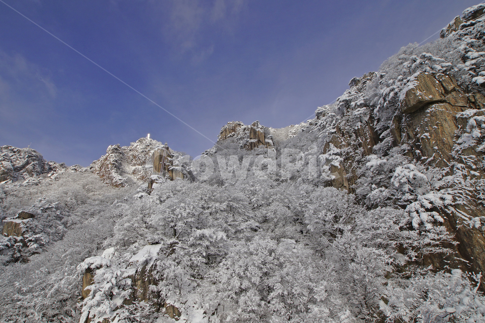 대둔산,설경,겨울,풍경,전라북도,완주,겨울,계절,winter,season,자연,풍경,nature,landscape,한국자연풍경,한국자연경관,korea nature landscape,outdoors,옥외,mountain,산,mountain range,산맥,slope,경사