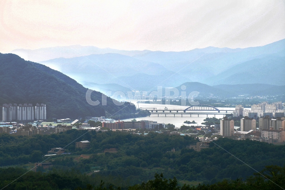 춘천,강,풍경,도시,다리,산,푸른하늘,도시,풍경,city,landscape,한국도시풍경,한국도시경관,korea cityscape,nature,자연,scenery,outdoors,옥외,경치,mountain,mountain range,산맥