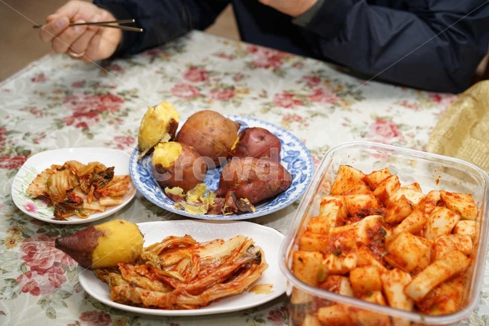 고구마,간식,음식,먹방,식탐,식물,식품,건강식,건강,행복,간식추천,우리집메뉴,아이들간식,구황작물,푸드,food,달콤,일상,한국,김치,음식,식재료,요리,food,cook,meal,dishes,food reserves,한식,한국음식,한국요리,korean food,korean dishes,korean meal,korean cook