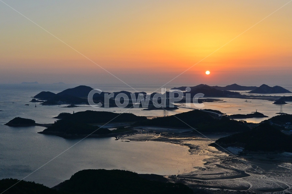 군산,고군산군도,군도,nature,자연,outdoors,옥외,water,물,sea,바다,ocean,대양,shoreline,해안선,sunset,일몰,sky,하늘,dusk,황혼,redsky,붉은하늘,자연,풍경,nature,landscape
