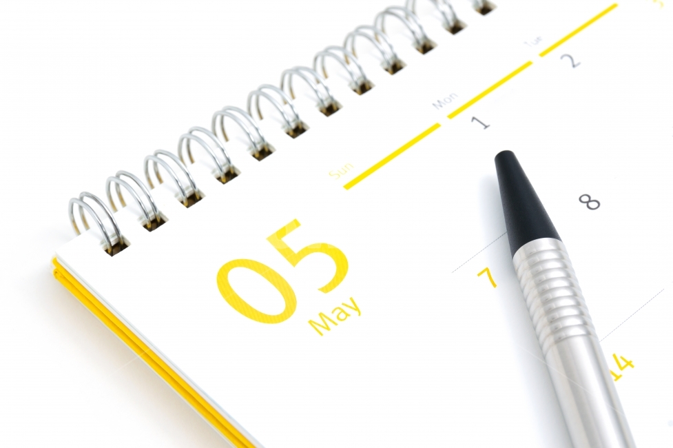 5월,탁상달력,달력,캘린더,calendar,펜,일정,계획,생활,비즈니스,2017,2017년,일정표,사업,책상,스프링,배경,이미지,배경이미지,흰배경,흰,월,탁상,업무,스케쥴,체크,오피스,이벤트,비지니스,오브젝트,표시,글자,숫자,안내,직장,공지,테이블,색,출발,시작,사무실,탁상용,플랜,다이어리,누끼,컨셉,콘셉,컨셉트,콘셉트,약속,날짜,메모,시간,종이,공간,여백,하루,기억,휴일,주말,목표,일상,일지,사무공간,페이지,구상,기획,연출사진,볼펜,필기도구,기록,비즈니스,사업,business,service,work,사물,물건,오브젝트,thing,object,matter,연출,컨셉,콘셉,direction,concept,학용품,문구류,사무용품,school supplies,stationery,office supplies
