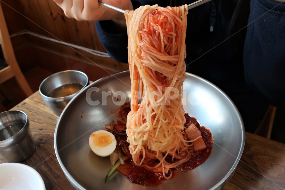 부산,밀면,분식,별미,냉면,육수,면발,계란,양념,전통,비빔,음식,식재료,요리,food,cook,meal,dishes,food reserves,면류,면요리,noodles,한식,한국음식,한국요리,korean food,korean dishes,korean meal,korean cook