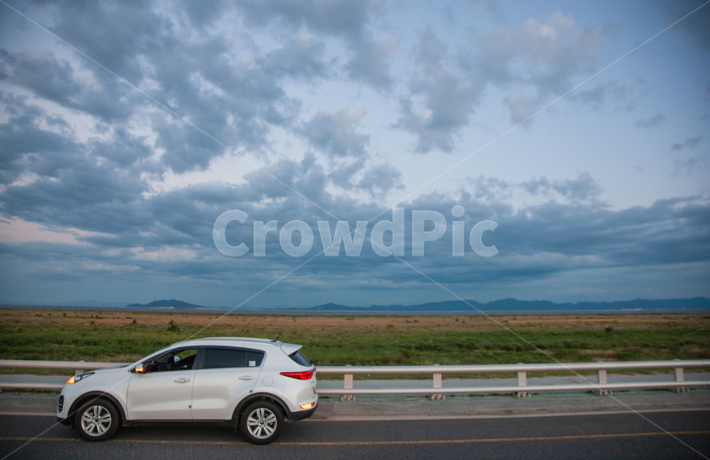 하늘,구름,길,풍경,landscape,자연,풍경,nature,landscape,여행,휴가,traveling,vacation,trip,tire,타이어,machine,기계,wheel,바퀴,spoke,살,car,차,transportation,교통,vehicle,차량,automobile,자동차,car wheel,자동차 휠,alloy wheel,합금 휠