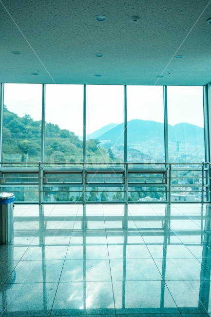 사무실,건물,복도,거래처,사업계획발표전,파란하늘,반영,창밖,긴장감,비즈니스,사업,business,service,work