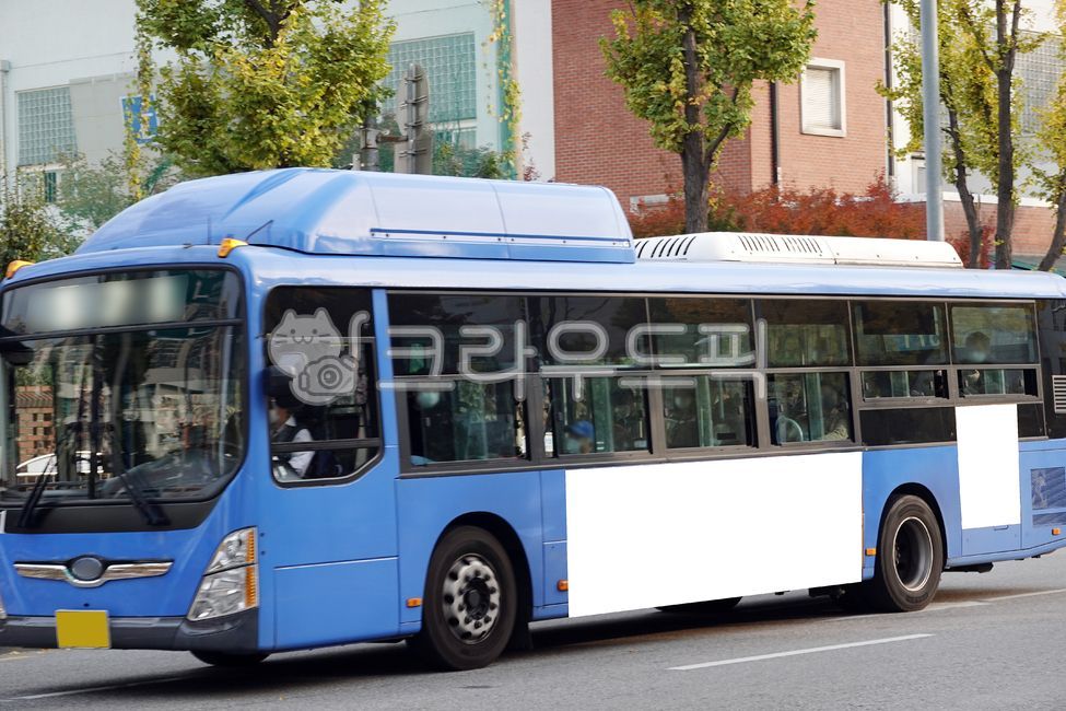 버스,버스광고,목업,목업이미지,광고,광고판,차량광고,시내버스광고,부착광고,옥외광고,판넬,비즈니스,상업광고판,도시배경,사인보드,상업광고,커머셜,비어있는,프레임,광고디자인,빈공간,배경,바탕,백그라운드,사각형광고판,차량,교통수단,bus,busadvertisement,mockup,mockupimage,billboard,vehicleadvertisement,citybusadvertisement,advertisement,outdooradvertisement,panel,business,commercialbillboard,citybackground,signboard,commercialadvertisement,commercial,free,frame,advertisingdesign,emptyspace,background