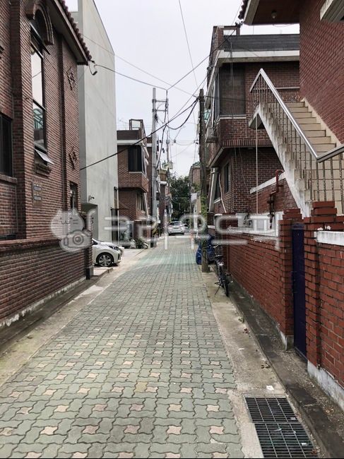 distance,city,old,redbrick,house,urban,street,narrow,brick,alley,close,architecture