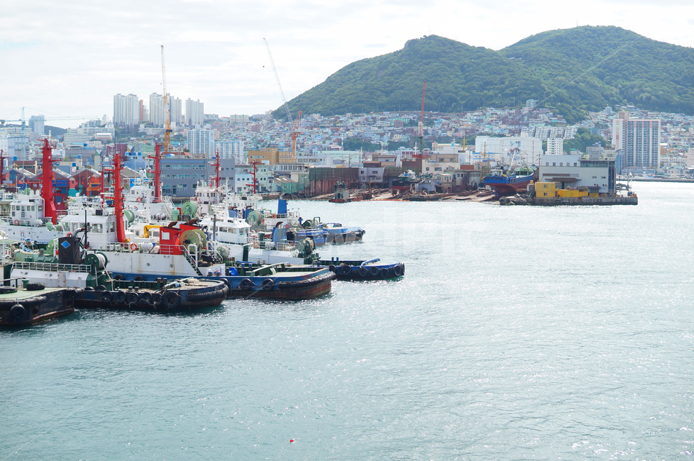 water,물,바다,sea,ocean,항구,port,harbor,배,boat,ship,선박,vessel,도시,city,busan,부산,한국,korea