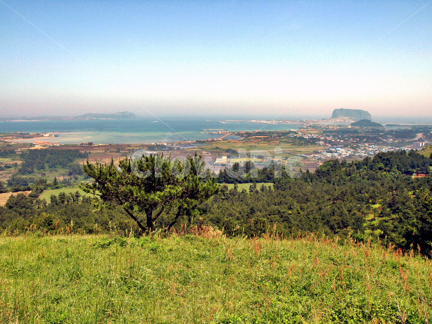 제주,올레1코스,올레,자연,푸른하늘,종달리,밭,수풀,오름,성산일출봉,자연,풍경,nature,landscape,한국자연풍경,한국자연경관,korea nature landscape,제주도,jeju,jeju island,outdoors,옥외,grassland,목초지,field,들