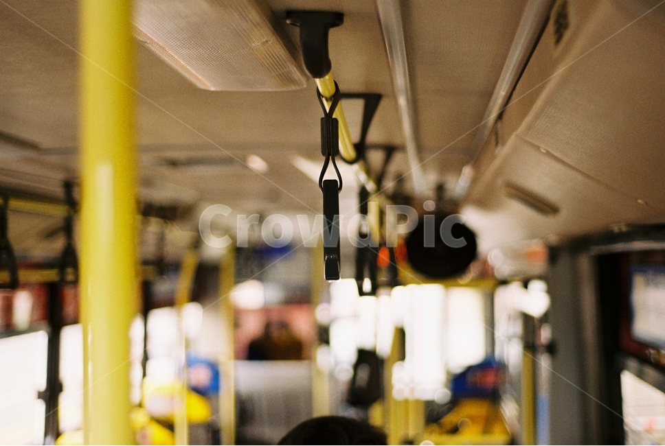 버스,아웃포커싱,일상,손잡이,bus,필름사진,노이즈,교통,교통수단,traffic,transportation