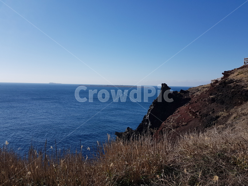제주도,서귀포,겨울제주도,주상절리,송악산,송악산둘레길,올레길,제주바다,제주송악산,푸른바다,파란하늘,맑은하늘,하늘,올레10코스,바다,물,바닷물