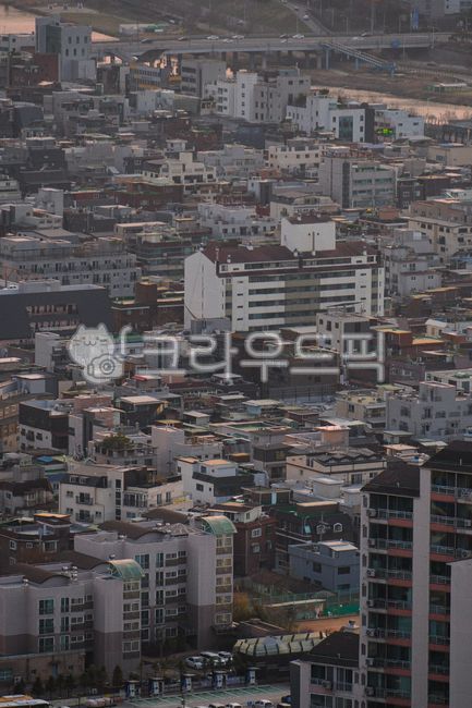 아파트전경,도심아파트,주거지역,도시풍경,서울전경,주택가전경,도시배경,건물풍경,apartmentbuildings,cityview,residentialarea,urbanhousing,cityscape,buildingview,citybackground