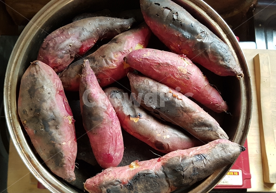 chestnut sweet potato,sweet potato,winter snack,Roasted Sweet Potato,Making roasted sweet potatoes
