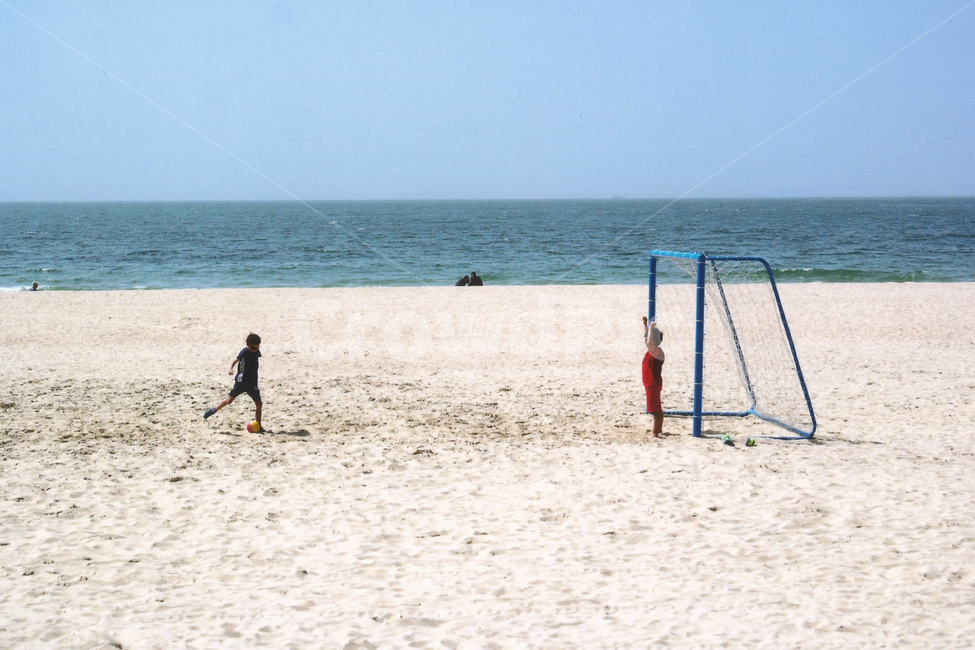 바다,해변,beach,자연,풍경,nature,landscape,여름,계절,summer,season,모래사장,해수욕장,축구,페널티킥,경기,시합,취미,스포츠,선수,운동,운동선수,공,공놀이,게임,놀이,연습,슛,슈팅,soccer,game,football,shoot,sports,exercise,스포츠,레저,운동,sports,leisure,exercise