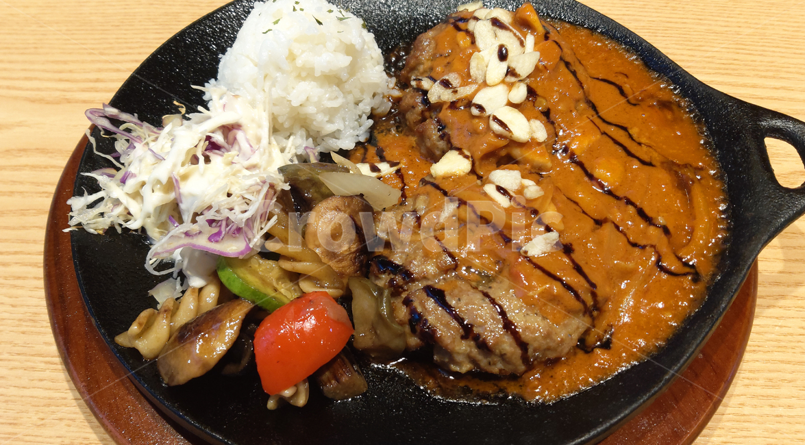 햄버거스테이크,소고기,밥,양식,hamburgersteak,beef,steamedrice,westernfood,음식,식재료,요리,food,cook,meal,dishes,food reserves,육류,고기,meat