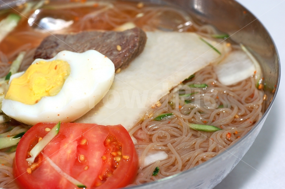 물냉면,냉면,한식,음식,면,면음식,여름음식,계란,삶은계란,토마토,무우,고기,음식,식재료,요리,food,cook,meal,dishes,food reserves,면류,면요리,noodles,한식,한국음식,한국요리,korean food,korean dishes,korean meal,korean cook