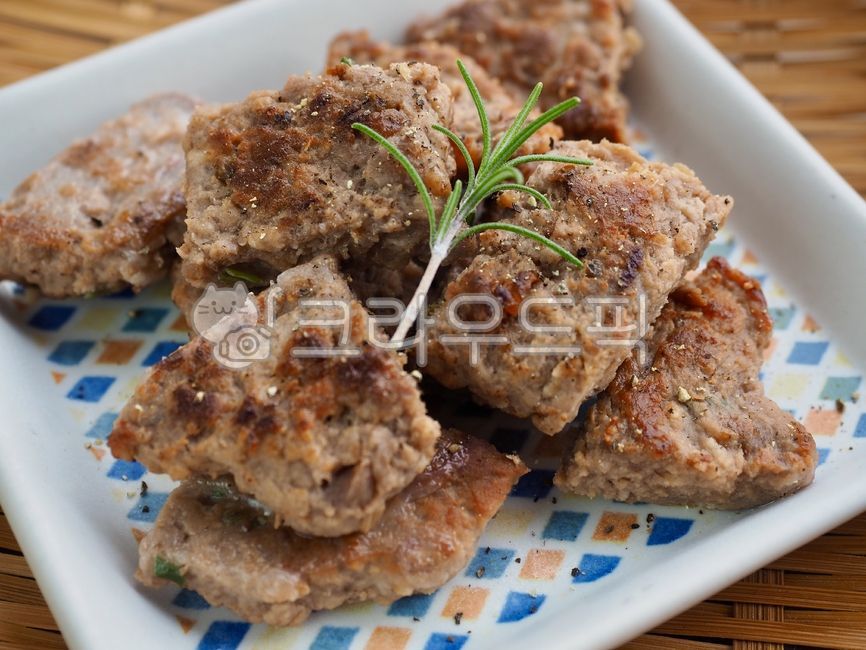 떡갈비,너비아니,스테이크,한식,한국음식,전통음식,음식,고기음식,점심,저녁식사,식사,koreanfood,food,meat