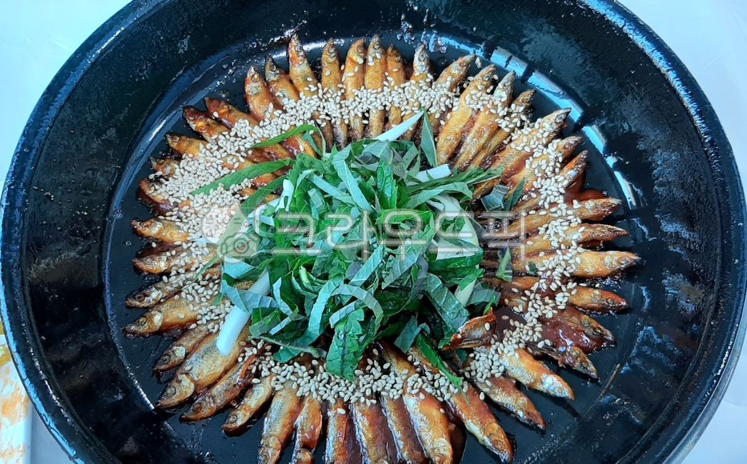 도리뱅뱅,도리뱅뱅이,물고기,후라이팬,깻잎