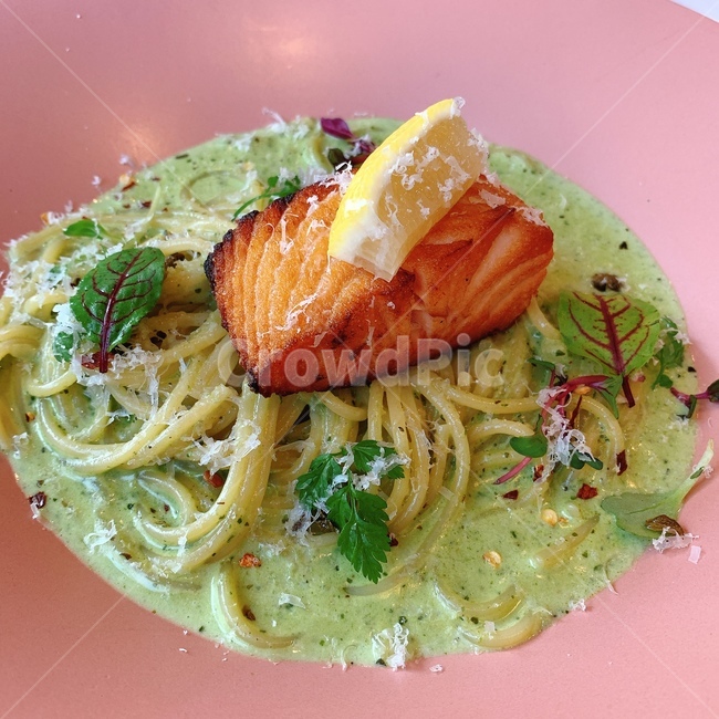 음식,요리,food,dishes,meal,식사,spaghetti,스파게티,pasta,파스타,이탈리안음식,외국음식,westernfood,westernmeal,westerndished,면,noodle,연어,salmon,레몬,lemon