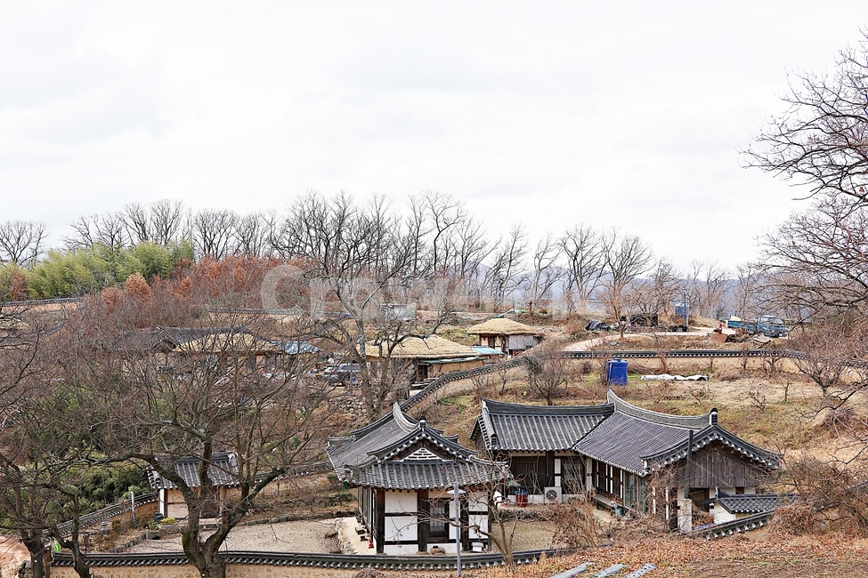 양동마을,한옥,기와집,집,한옥집,전통집,민속집,건물,자연,풍경,겨울,한국전통,한국문화,korean traditional,korean culture