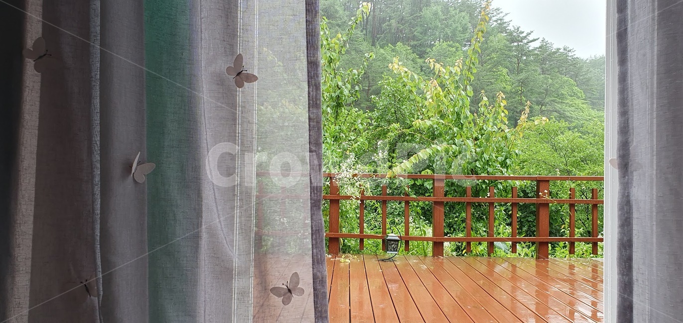 산골,데크풍경,시골풍경,산골비,비오는날,gate,문,산촌