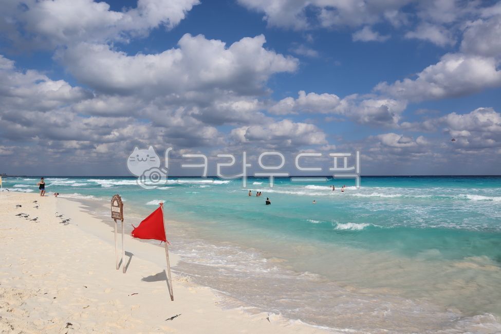 flag,Yucatan Peninsula,red flag,emerald sea,caribbean,Beach,overseas beach,ocean,Yucatan,Emerald,Mexican sea