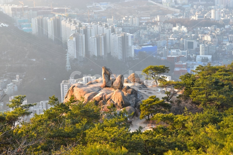 북한산,풍경,자연,국립공원,서울,도심지,명산,겨울,힐링,산행지,국내여행,자연풍경,산사진,Seoul,Korea,National,Park,비경,산행,등산,트레킹,100대명산,기암,바위산,백운대,바위,암봉,암봉우리,족두리봉,향로봉,비봉,자연,풍경,nature,landscape,한국자연풍경,한국자연경관,korea nature landscape,도시,city,한국도시풍경,한국도시경관,korea cityscape,scenery,outdoors,옥외,경치