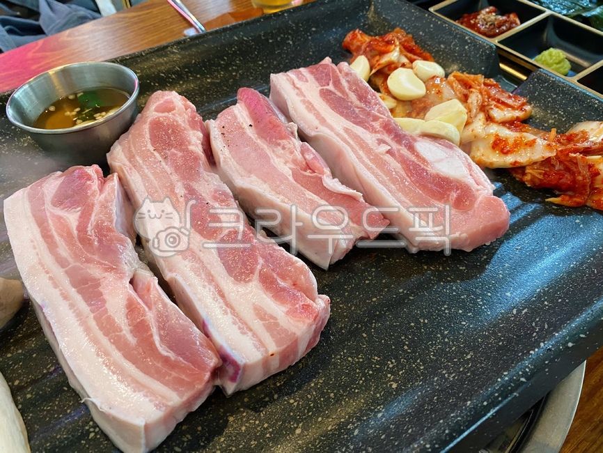 stone tablet,pork belly,Grilled Pork Belly,pork,Raw pork belly,Grilled raw pork