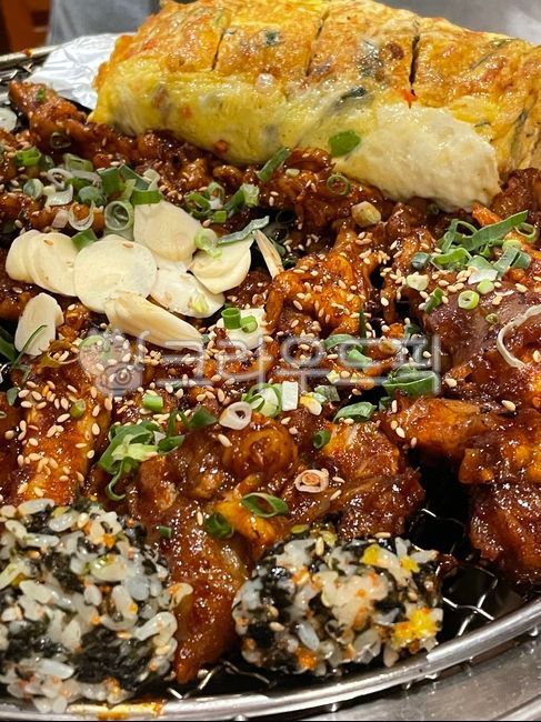 닭발,무뼈닭발,주먹밥,계란말이,매운음식