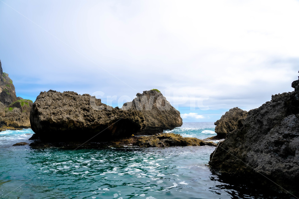 nature,자연,water,물,ocean,대양,sea,바다,shoreline,해안선,coast,연안,섬,island,돌,rock,stone