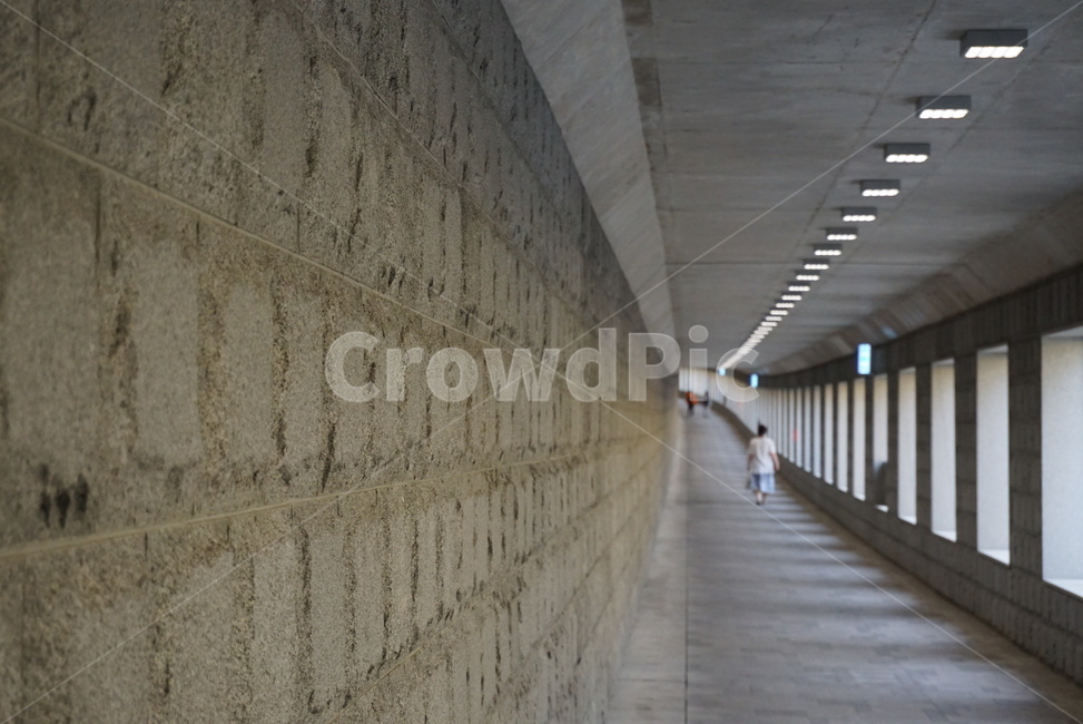 human,인간,person,사람,wall,벽,road,길,tunnel,터널