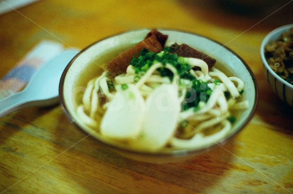 소바,국물,우동,메밀소바,요리,오키나와,테이블,맛집,맛있는,음식,감성사진,필름사진,여행,행복한,japan,okinawa,table,delicious,cook,sensitive,film,photo,travel,happy,음식,식재료,요리,food,cook,meal,dishes,food reserves,면류,면요리,noodles,일식,일본음식,일본요리,Japanese food,Japanese dishes,Japanese meal,Japanese cook,감성,sensible,feeling