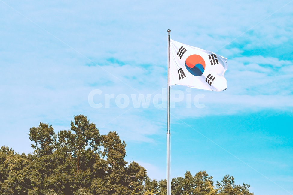 태극기,광복절,현충일,애국심,삼일절,국기,대한민국,한국,깃발,태극문양,감성,sensible,feeling,색깔,색상,색채,색감,color sense,color sensitivity,feeling of color