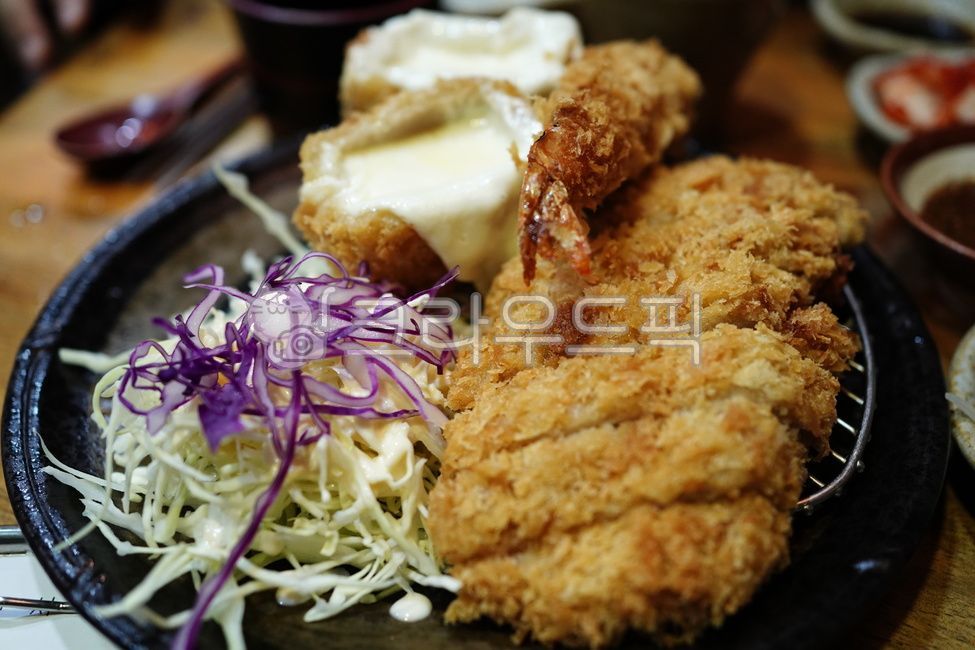 dish,Cheese pork cutlet,pork cutlet,Delicious food,Food recommendation,food,cheese
