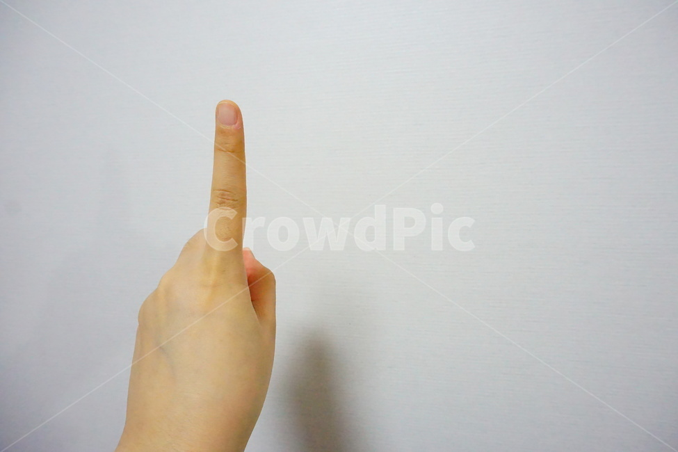 손가락,finger,1,one,하나,첫번째,일,사람들,대중,군중,other people,crowd,신체일부,몸,body,손,제스처,표시,손짓,표현,gesture,hand,sign,expression